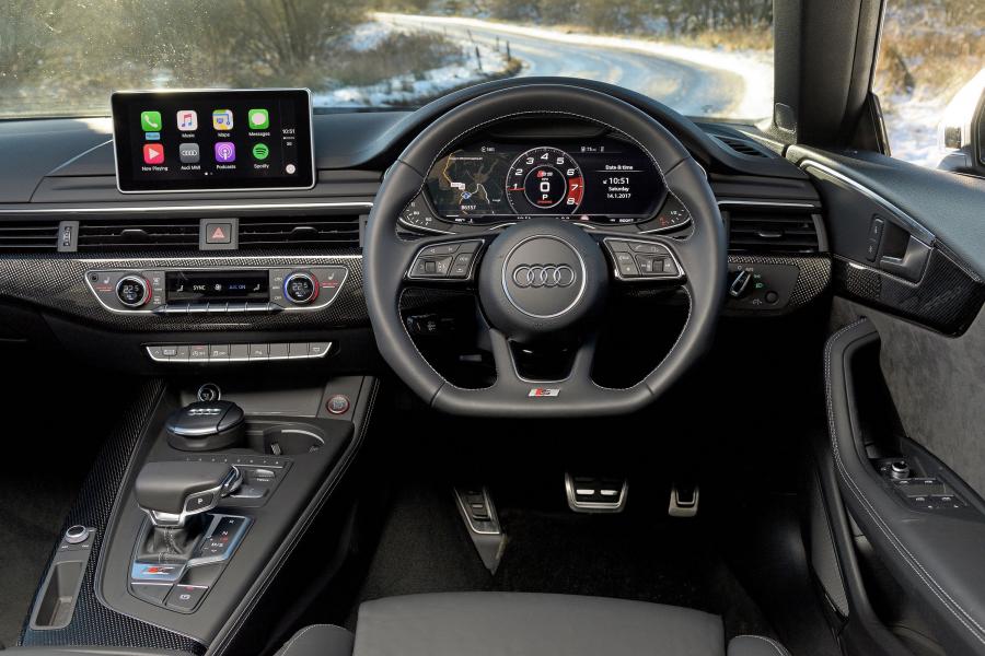 Панель приборов Audi S5 Sportback 2017 года  (UK) (фото 10 из 40)